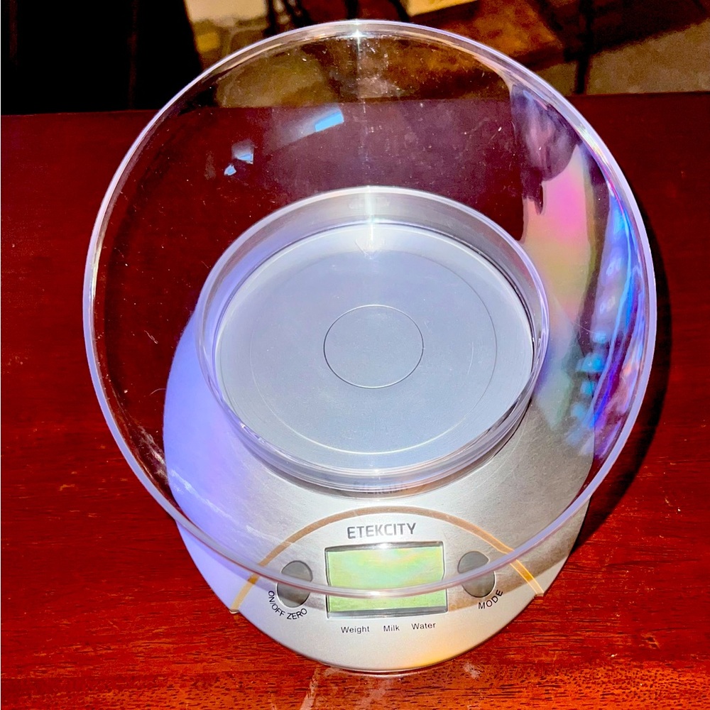 Silver Etekcity Digital Food Scale with Bowl. Used -Good Condition.